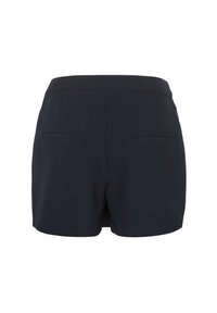 Pantaloni corti blu navy realizzati in un tessuto texturizzato, caratterizzati da una cintura liscia e due tasche posteriori. Sartoriali, con una finitura pulita e senza decorazioni.
