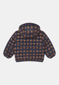 Giacca imbottita per bambini di colore blu navy con cappuccio, caratterizzata da un motivo ripetuto di orsetti e barattoli di miele su tutta la stoffa.