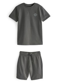Next T-SHIRT AND SHORTS 2 PIECE SET - Shorts - charcoal grey