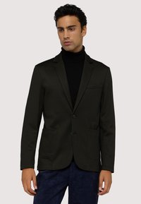 Donkergroen blazer met een getextureerde afwerking, enkele knoopsluiting, notch revers, twee voorkruiszakken en een slim fit ontwerp.