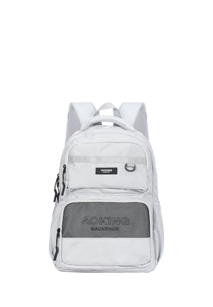 Zaino grigio con più compartimenti con zip, tasca frontale in rete, spallacci imbottiti e logo AOKING. Realizzato in tessuto resistente con una texture liscia.