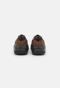 Nike Sportswear TECH HERA - Trainers - cacao wow/black/bronzine