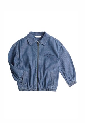 Giacca con cerniera blu a fantasia quadrettata piccola, polsini ed orlo elasticizzati, colletto e tasche frontali, testo ricamato sul petto sinistro.