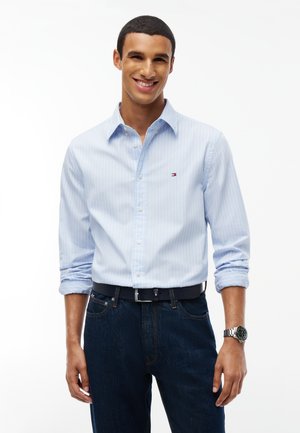Tommy Hilfiger, LEATHER ENAMEL FLAG TONAL BUCKLE BELT - Колан - blue