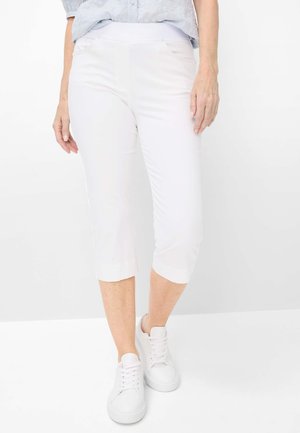 BRAX STYLE PAMINA CAPRI - Shorts - white
