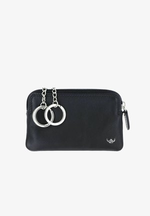 Pochette zippée en cuir noir avec deux anneaux porte-clés argentés attachés par des chaînes et un petit logo argenté en bas à droite.
