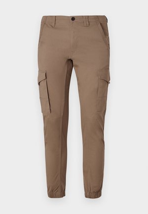 Hellbraune Cargo-Hosen mit elastischen Bündchen, mehreren Seitentaschen und taillierter Passform, gefertigt aus einem glatten, strapazierfähigen Material.