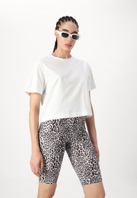 Noisy May NMPARLA SHORTS - Šortai - silver lining