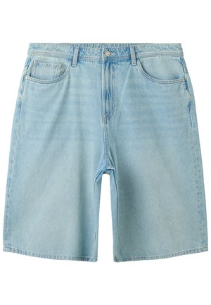 Vaaleansiniset farkkushortsit, joissa on etutaskut, vyölenkit ja napillinen suljenta, esillä valkoisella taustalla.