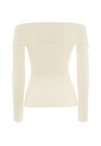 Cremefarbener Rippstrickpullover mit langen Ärmeln und einem schulterfreien, gefalteten Kragen, figurbetonte Silhouette.
