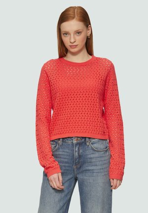 - Sweter