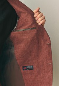 Thumbnail Image 4