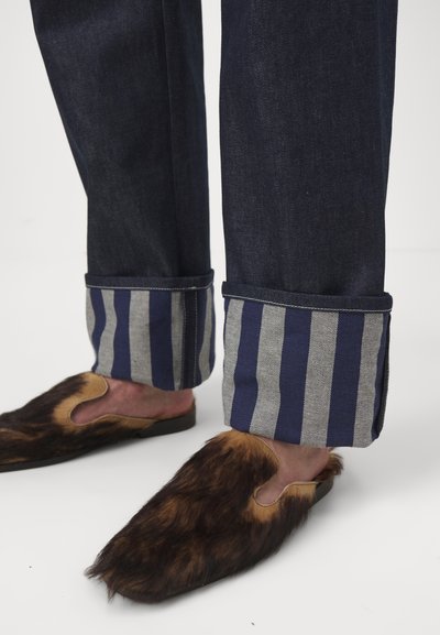 Sunnei CLASSIC PANTS - Laisvo kirpimo džinsai - blue