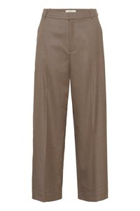 Pruunid kohandatud püksid sirge jala disainiga, volditud ees ja vööaasadega. Valmistatud tekstuurse kangaga, millel on peen läige.