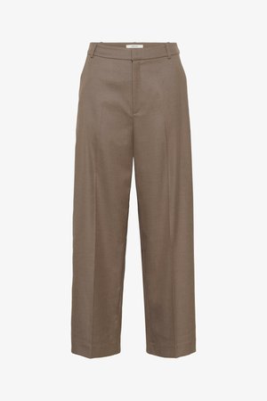 Pruunid kohandatud püksid sirge jala disainiga, volditud ees ja vööaasadega. Valmistatud tekstuurse kangaga, millel on peen läige.