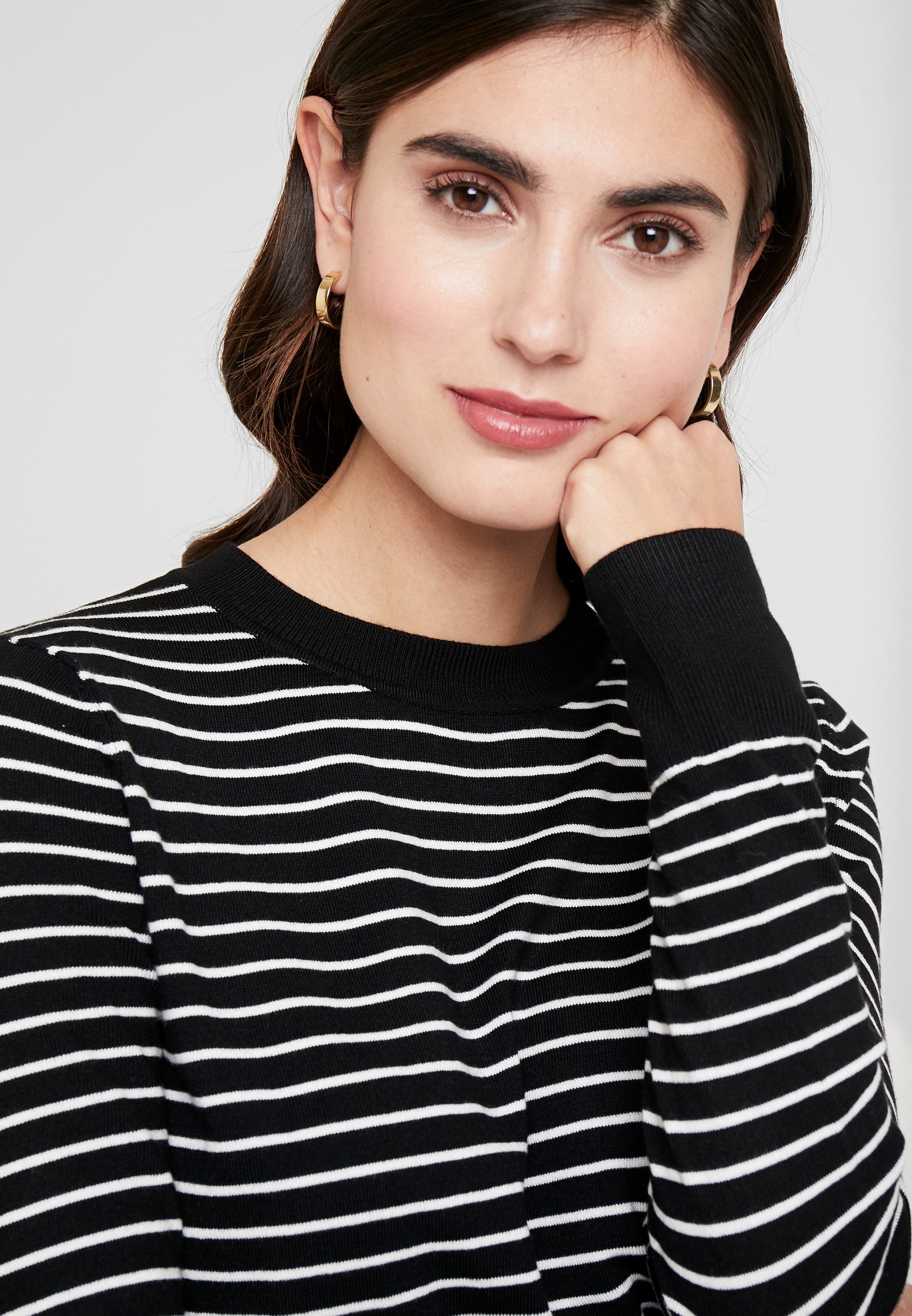 TOM TAILOR DENIM EASY STRIPE Strikkegenser blackwhite TOM TAILOR DENIM EASY STRIPE - Strikkegenser - black/white