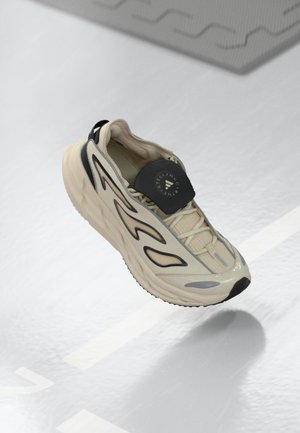 ADISTAR - Training shoe - almond milk/utility black