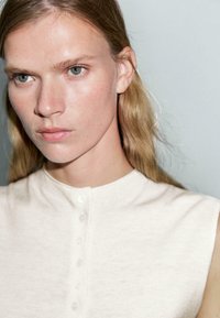 Massimo Dutti Weste - beige