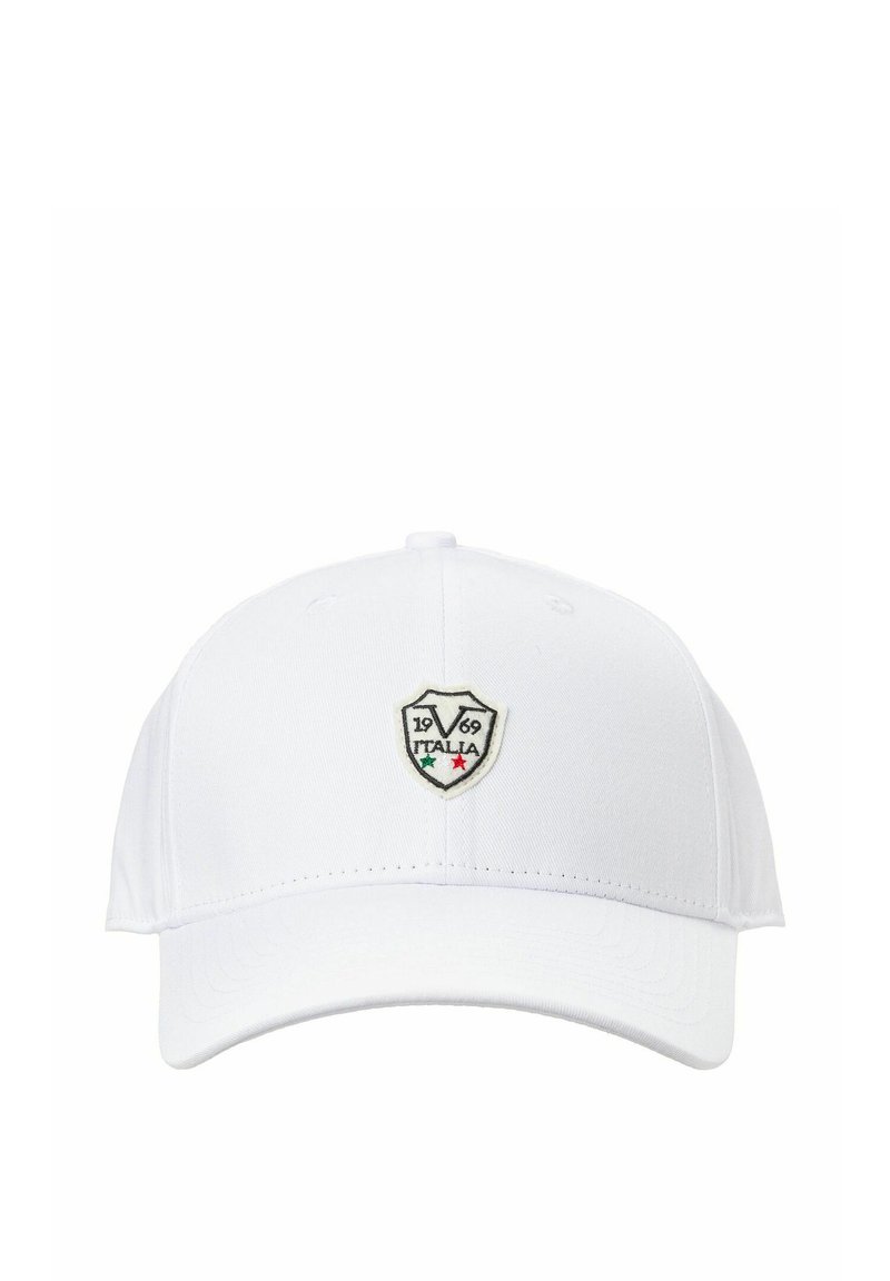 Weißer Baseballcap mit einem gestickten Wappenlogo, das "ITALIA" und das Jahr "1969" in Schwarz zeigt, akzentuiert durch grüne und rote Sterne.