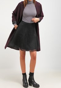 Glamorous Gonna a campana - black