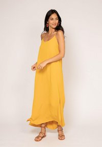 Dona x Lisa LONGUE IGGY - Robe longue - mustard yellow