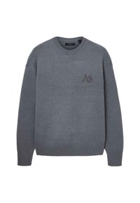 Szary sweter z dzianiny z prążkowanymi mankietami i obszyciem dolnym. Na piersi znajduje się subtelne haftowane logo. Miękka faktura, klasyczny okrągły dekolt.
