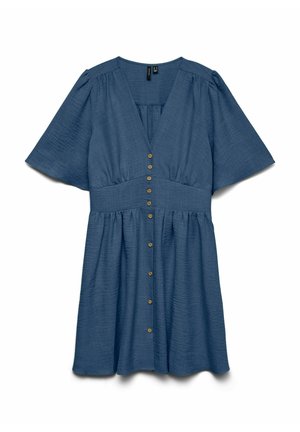 Modra kratka obleka s kratkimi rokavi, z V-izrezom, nabranim pasom in sprednjo zaponko na gumb. Narejena iz teksturirane tkanine z lahkotno silhueto.