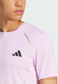 adidas Performance TECH APPAREL - Sportovní tričko - bliss lilac