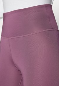 The North Face FLEX 28IN TIGHT - Punčochy - midnight mauve