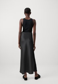 ONLY ONLOLIVIA LONG BOW SKIRT - Fustă maxi - black