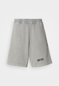 Pantalones cortos de algodón gris claro con cintura elástica, que cuentan con un logo negro en la parte inferior izquierda y una textura lisa y sencilla.