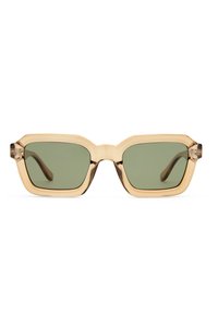 Lunettes de soleil rectangulaires avec une monture transparente marron clair et des verres vert foncé, vues de face sur fond blanc.