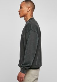 Urban Classics SMALL EMBROIDERY CREW - Pusa - black