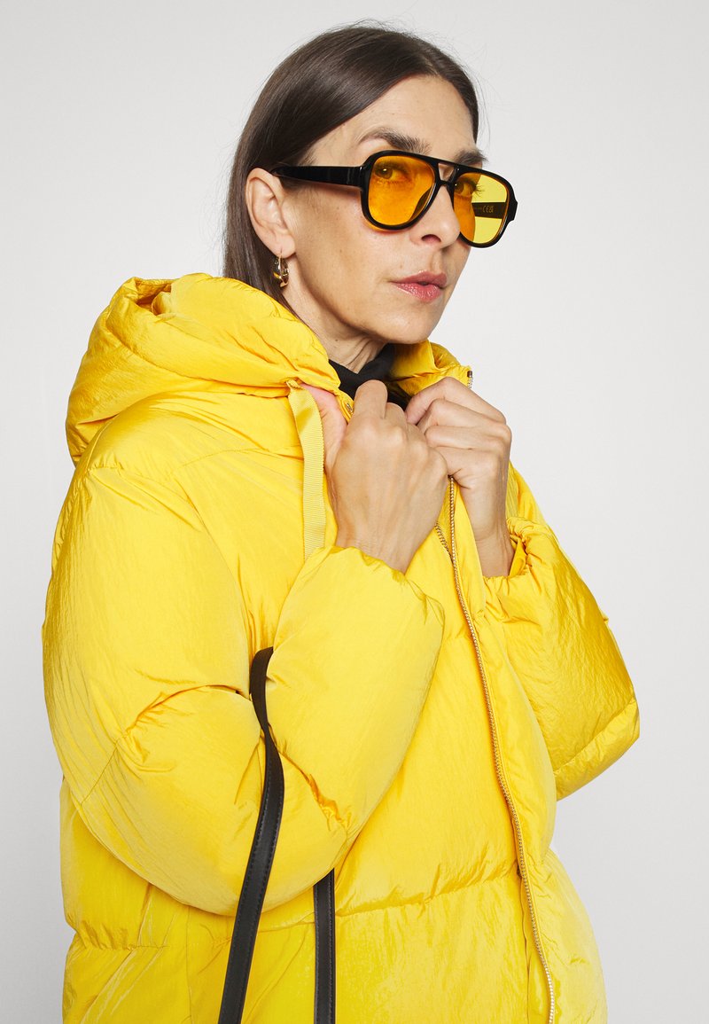 tommy hilfiger yellow blue red jacket