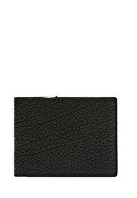 Pouch in pelle nera texture con zip e tirante argentato visibile, rettangolare e piatta su uno sfondo bianco.