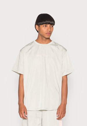 OVERSIZED WITH GOTHIC - T-shirt print - green