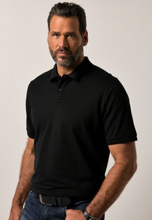 Sort polo t-shirt med korte ærmer, med en klassisk krave og tre-knaps lukning. Glat stof med en tætsiddende design.