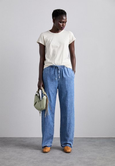 rag & bone ULTRA FEATHERWEIGHT LOGAN BEACH PANT - Brīva piegriezuma džinsi - delmar