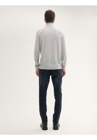 Thumbnail Image 3