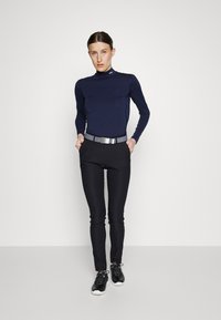 Kjus WOMEN BASE LAYER TURTLENECK - Top dugih rukava - atlanta blue