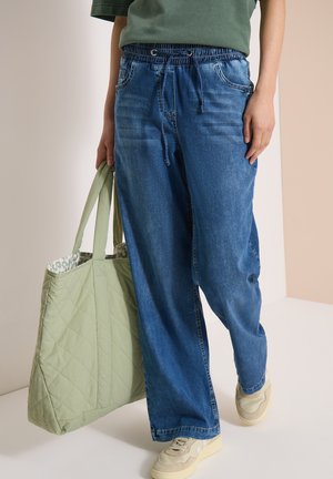 Cecil HIGH WAIST WIDE LEG JEANS IM LOOSE FIT - Jeans Relaxed Fit - mid blue used wash