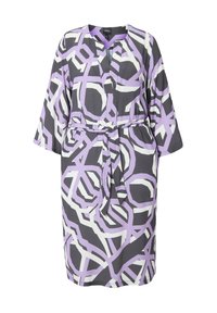 Vestito a fantasia nei colori viola, bianco e grigio con scollatura a V, maniche corte e vita legata. Realizzato in tessuto leggero, con forme astratte.