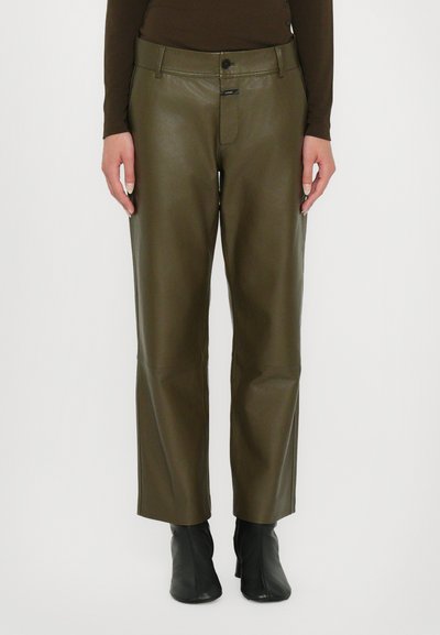 CLOSED SERANDON - Pantalon en cuir - marsh green