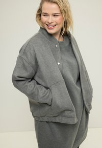 Studio Untold Giubbotto Bomber - dark gray-mottled