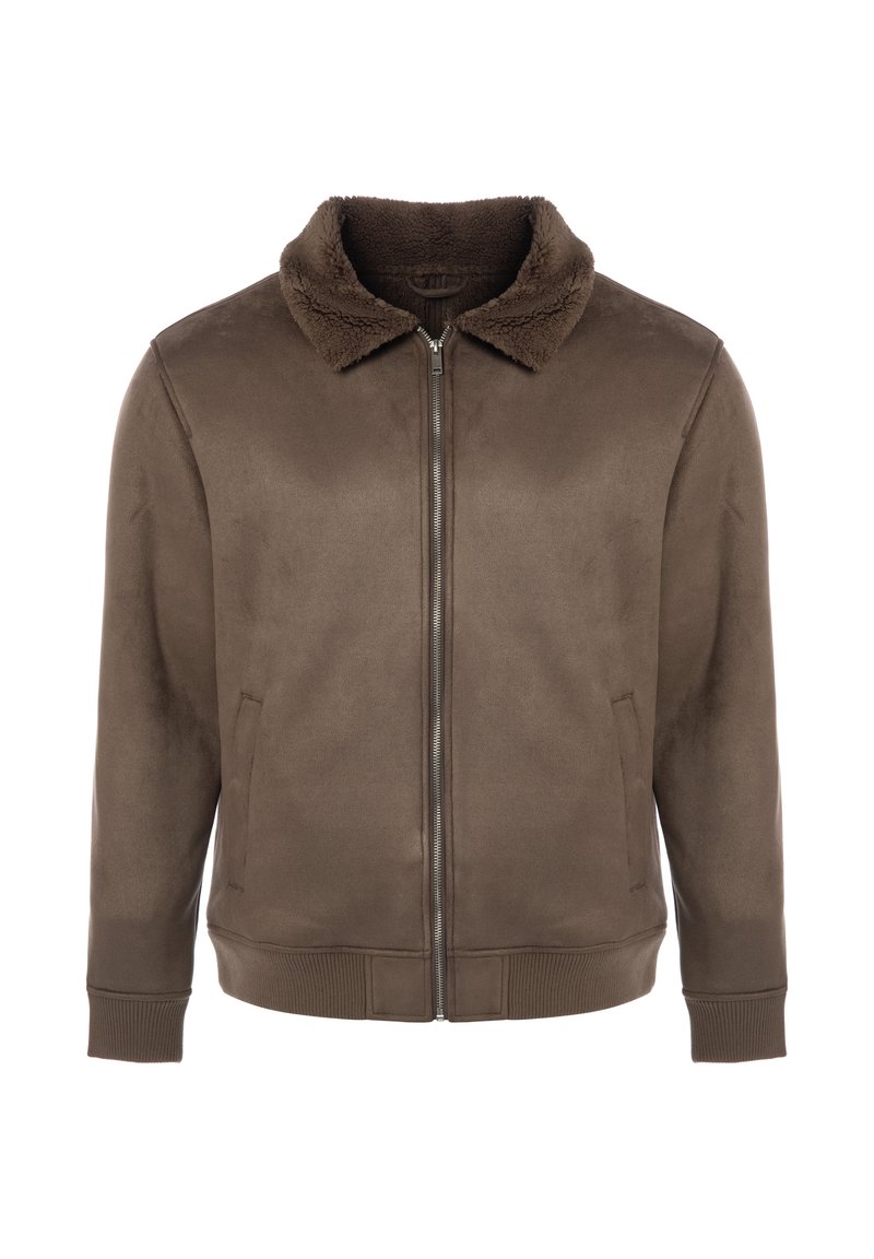 Bruine jas met een zachte, gestructureerde kraag, ritssluiting en geribbelde manchetten. Voorzien van zijzakken en een gladde buitenafwerking.