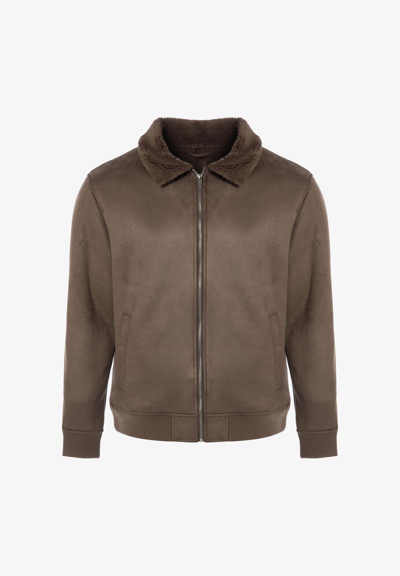 Bruine jas met een zachte, gestructureerde kraag, ritssluiting en geribbelde manchetten. Voorzien van zijzakken en een gladde buitenafwerking.