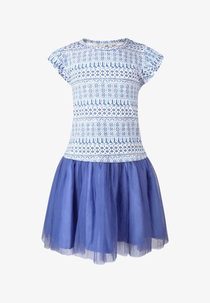 Kleid mit kurzen Ärmeln, weiß-blau gemustertem Oberteil mit geometrischem Design und mehrlagigem blauen Tüllrock.