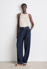 Mads Nørgaard BLUST PARIA PANTS - Bukse - deep well