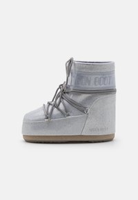 Unselected, silver