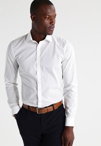 OLYMP No. Six - SUPER SLIM FIT - Formal shirt - off white Thumbnail Image 1